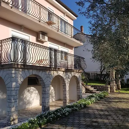Apartment Mit Balkon Poreč