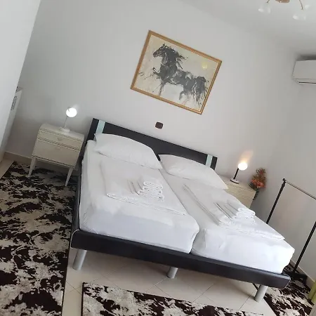 Apartment Mit Balkon Porec