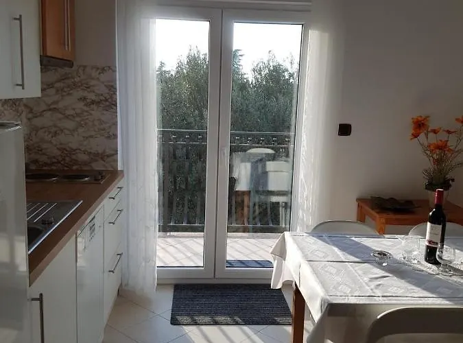 Appartement Mit Balkon